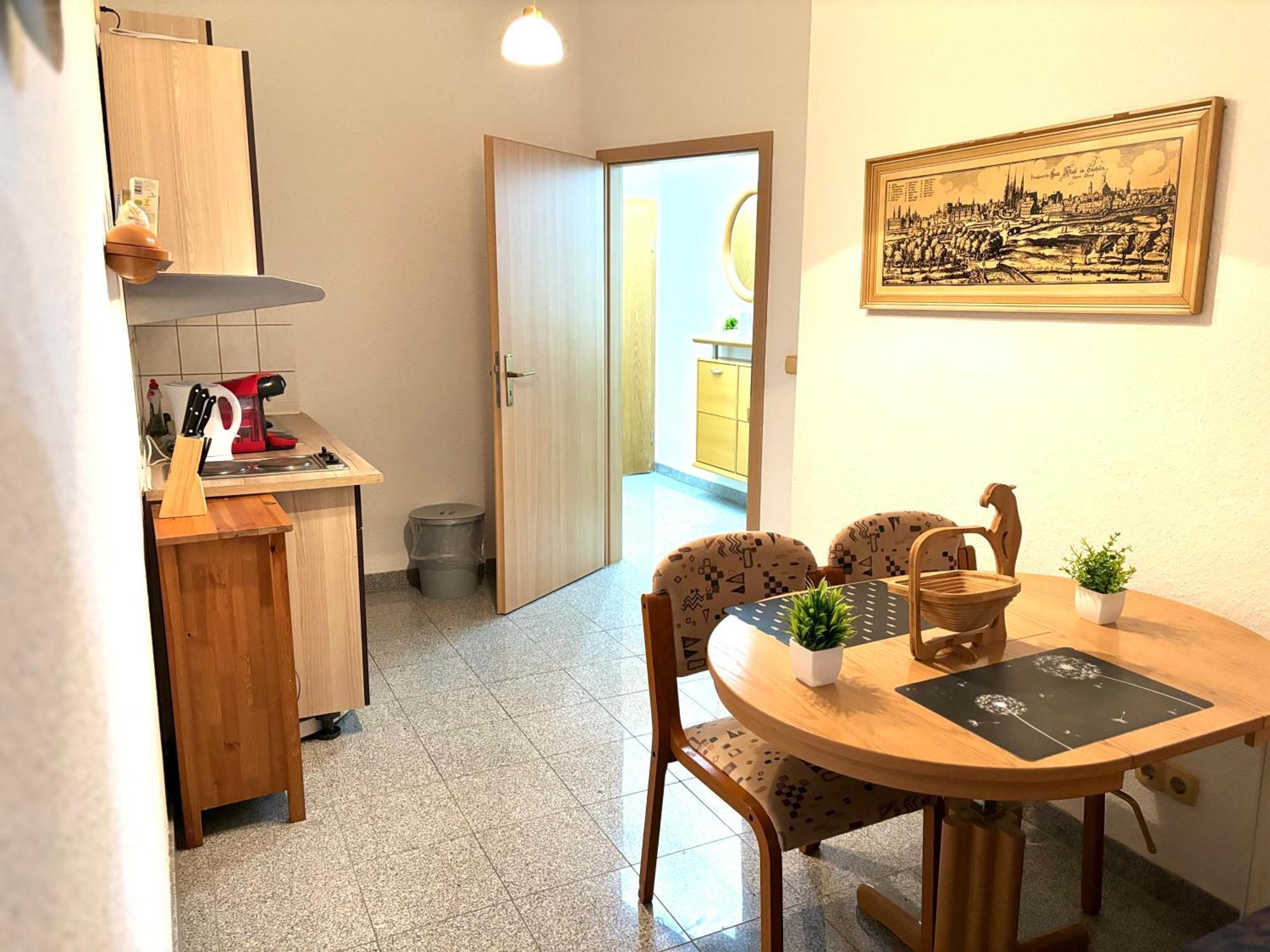 Piano Apartment Halle Center - Netflix - Free Wifi 2 Buitenkant foto